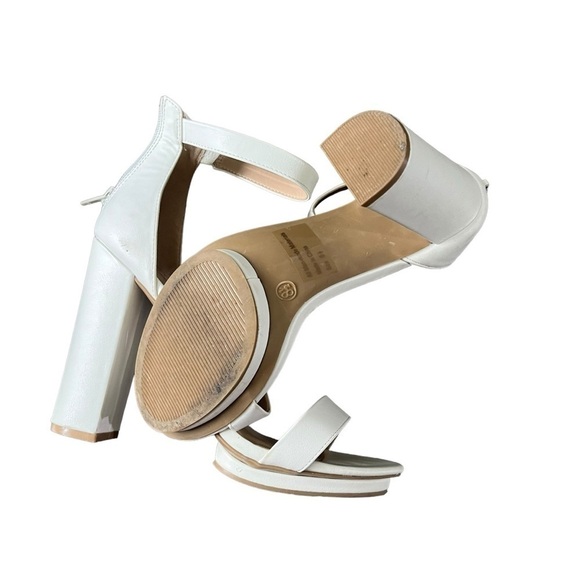 Simply Chic Heel - White - Picture 14 of 15